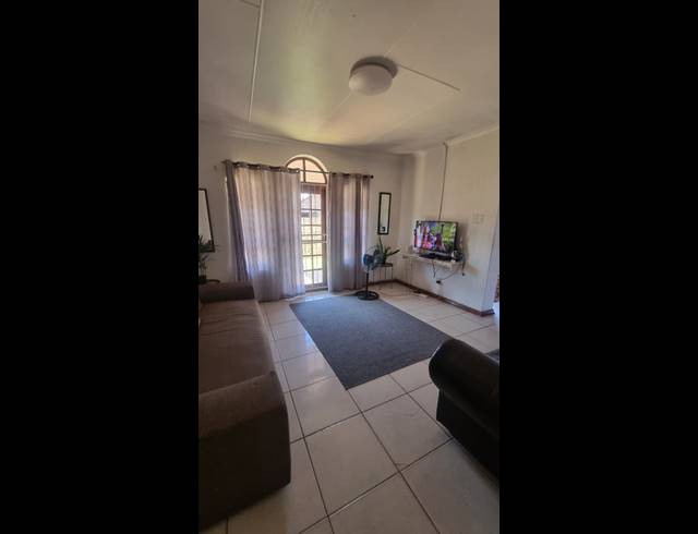 3 BEDROOM SIMPLEX FOR SALE IN ARBORETUM